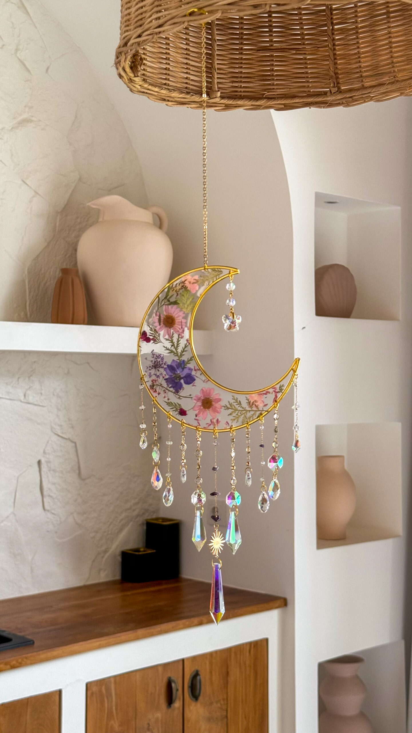Suncatcher met amethist en bloemen, Zonnevanger, Suncatcher, Suncatchers, Manifesteren, Manifestatie, Edelstenen, Kristallen, Gemstones, Crystals, Amethist, Amethyst Suncatcher met amethist en bloemen, Zonnevanger, Suncatcher, Suncatchers, Manifesteren, Manifestatie, Edelstenen, Kristallen, Gemstones, Crystals, Amethist, Amethyst